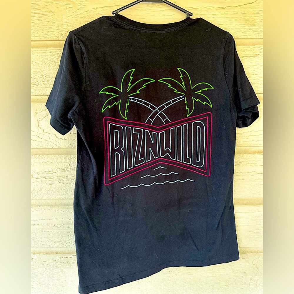 Riznwild brand size M . Never worn, bought them to support a friend